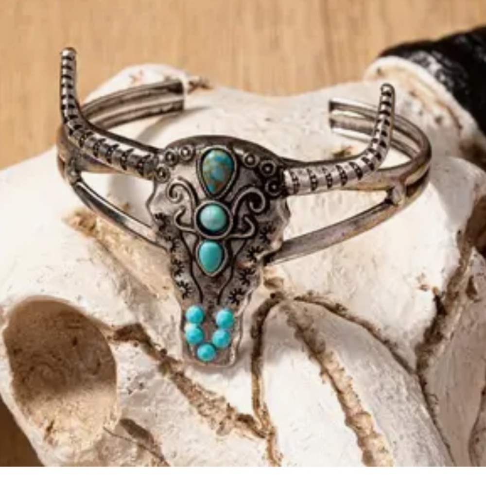 Sale ! Western steer head faux turquoise cuff